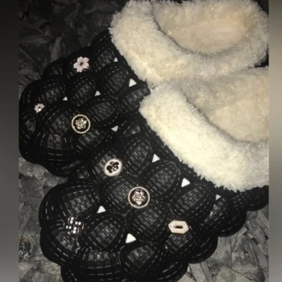 SHEIN Shoes - Black Bubbles Slides With Fur From SHEIN